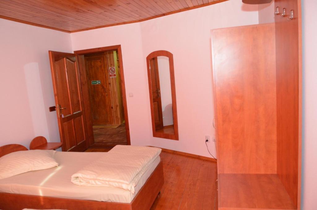 Casa Moteasca Hotel Mihai Viteazu  Room photo